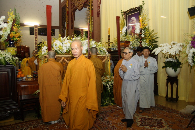 Chùm ảnh: Các đoàn viếng tang lễ HT. Thích Minh Châu - Chiều 05/09/2012