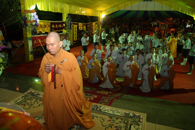 Chùm ảnh: Các đoàn viếng tang lễ HT. Thích Minh Châu - Chiều 05/09/2012