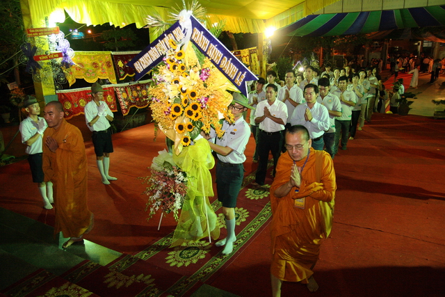 Chùm ảnh: Các đoàn viếng tang lễ HT. Thích Minh Châu - Chiều 05/09/2012