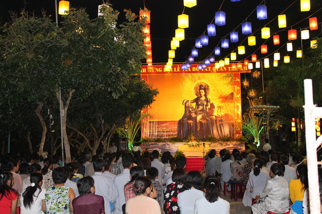 Lễ vía Bồ Tát Quán Thế Âm tại chùa Phước Sơn