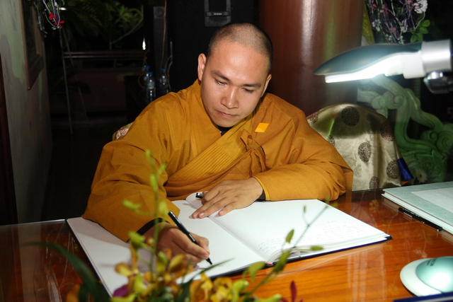 Chùm ảnh: Các đoàn viếng tang lễ HT. Thích Minh Châu - Chiều 05/09/2012