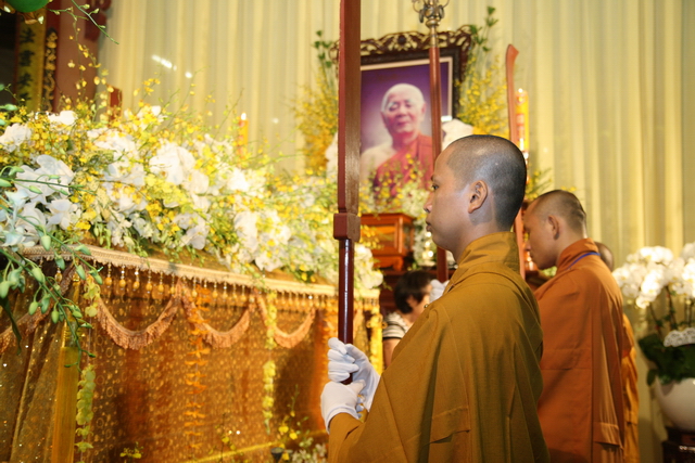 Chùm ảnh: Các đoàn viếng tang lễ HT. Thích Minh Châu - Chiều 05/09/2012
