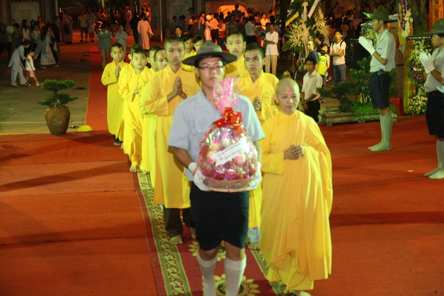 Chùm ảnh: Các đoàn viếng tang lễ HT. Thích Minh Châu - Chiều 05/09/2012