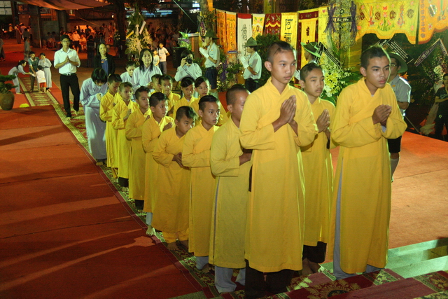 Chùm ảnh: Các đoàn viếng tang lễ HT. Thích Minh Châu - Chiều 05/09/2012