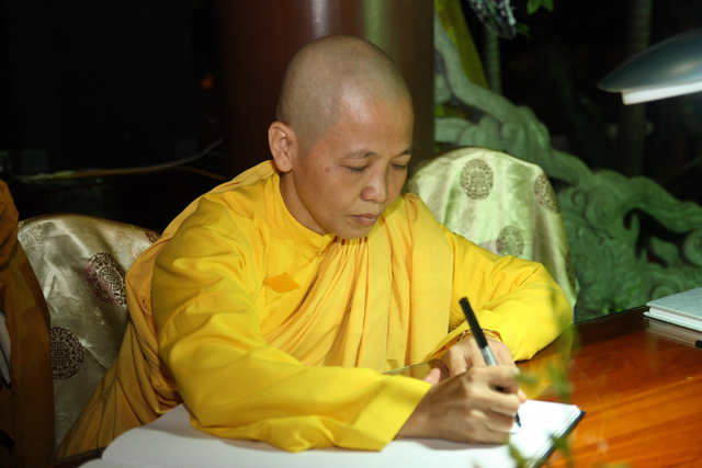 Chùm ảnh: Các đoàn viếng tang lễ HT. Thích Minh Châu - Chiều 05/09/2012