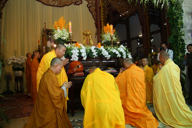 Chùm ảnh: Các đoàn viếng tang lễ HT. Thích Minh Châu - Sáng 06/09/2012