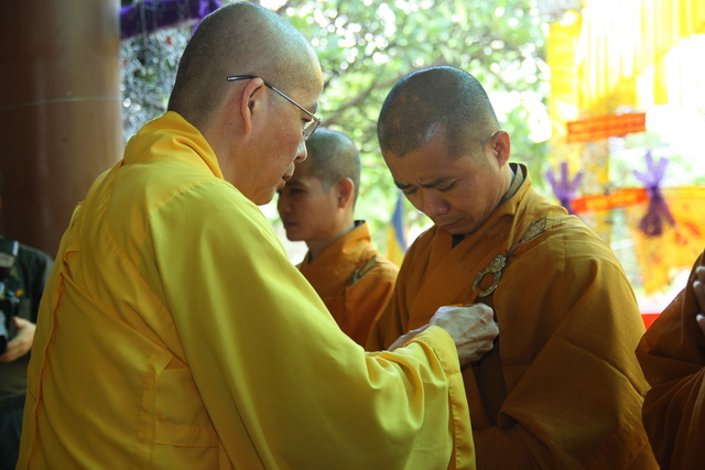 Chùm ảnh: Các đoàn viếng tang lễ HT. Thích Minh Châu - Sáng 06/09/2012