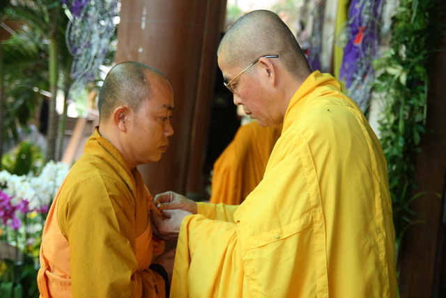 Chùm ảnh: Các đoàn viếng tang lễ HT. Thích Minh Châu - Sáng 06/09/2012