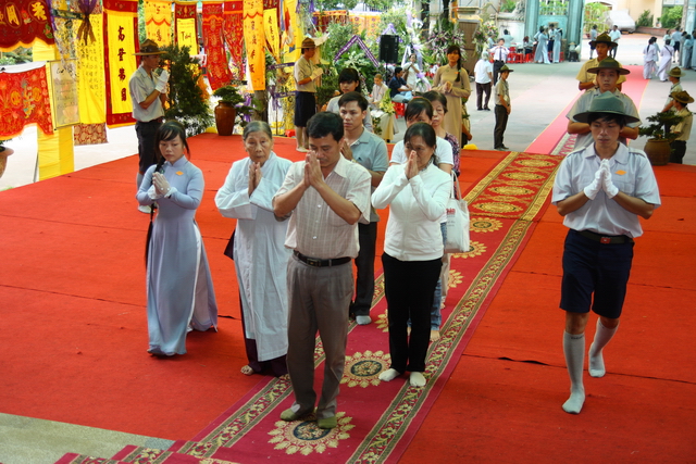 Chùm ảnh: Các đoàn viếng tang lễ HT. Thích Minh Châu - Chiều 06/09/2012