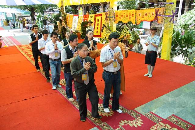Chùm ảnh: Các đoàn viếng tang lễ HT. Thích Minh Châu - Chiều 06/09/2012