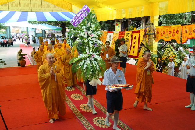 Chùm ảnh: Các đoàn viếng tang lễ HT. Thích Minh Châu - Chiều 06/09/2012