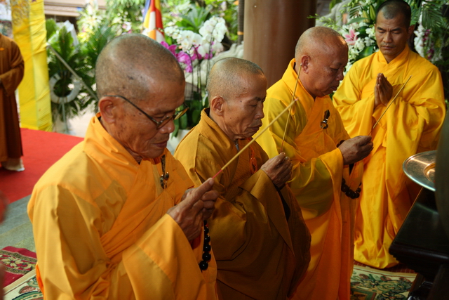 Chùm ảnh: Các đoàn viếng tang lễ HT. Thích Minh Châu - Chiều 06/09/2012