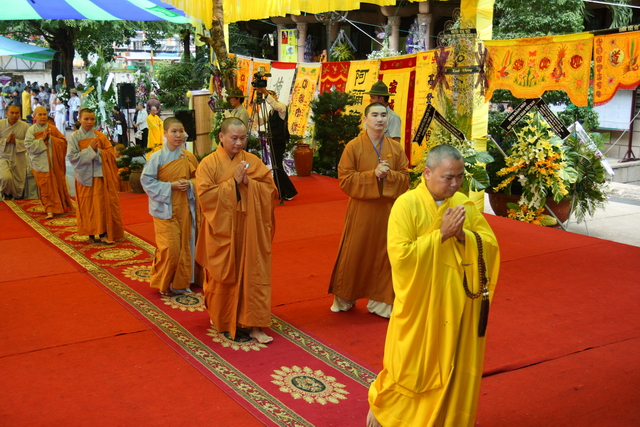 Chùm ảnh: Các đoàn viếng tang lễ HT. Thích Minh Châu - Chiều 06/09/2012