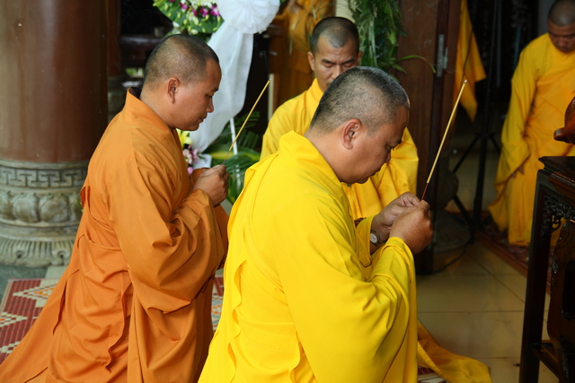 Chùm ảnh: Các đoàn viếng tang lễ HT. Thích Minh Châu - Chiều 06/09/2012