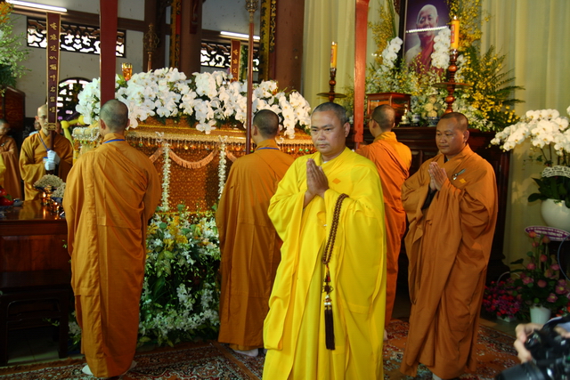 Chùm ảnh: Các đoàn viếng tang lễ HT. Thích Minh Châu - Chiều 06/09/2012