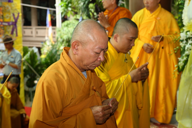 Chùm ảnh: Các đoàn viếng tang lễ HT. Thích Minh Châu - Chiều 06/09/2012