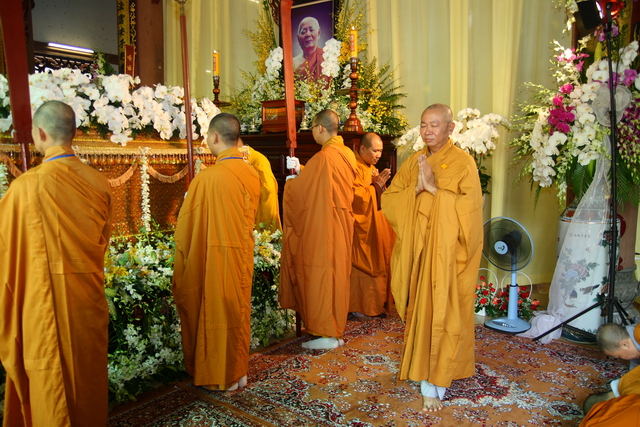 Chùm ảnh: Các đoàn viếng tang lễ HT. Thích Minh Châu - Chiều 06/09/2012
