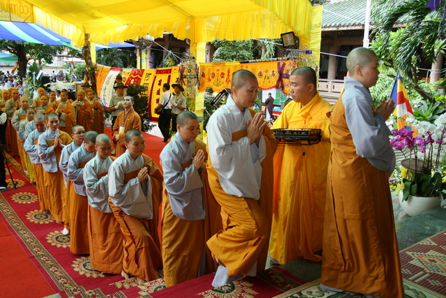 Chùm ảnh: Các đoàn viếng tang lễ HT. Thích Minh Châu - Chiều 06/09/2012