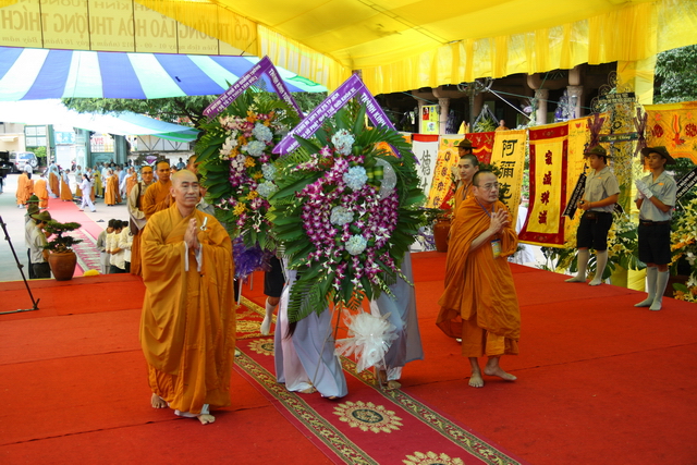 Chùm ảnh: Các đoàn viếng tang lễ HT. Thích Minh Châu - Chiều 06/09/2012