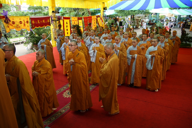 Chùm ảnh: Các đoàn viếng tang lễ HT. Thích Minh Châu - Chiều 06/09/2012