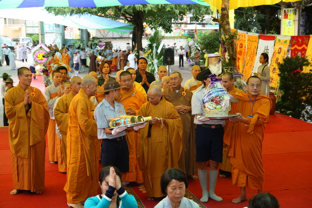 Chùm ảnh: Các đoàn viếng tang lễ HT. Thích Minh Châu - Chiều 06/09/2012