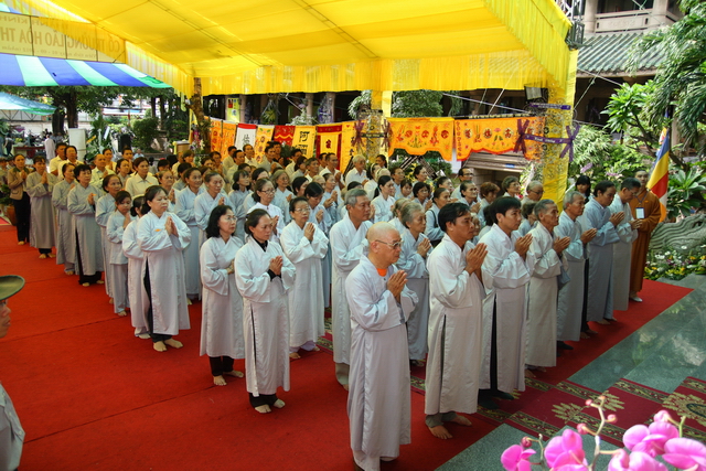 Chùm ảnh: Các đoàn viếng tang lễ HT. Thích Minh Châu - Chiều 06/09/2012