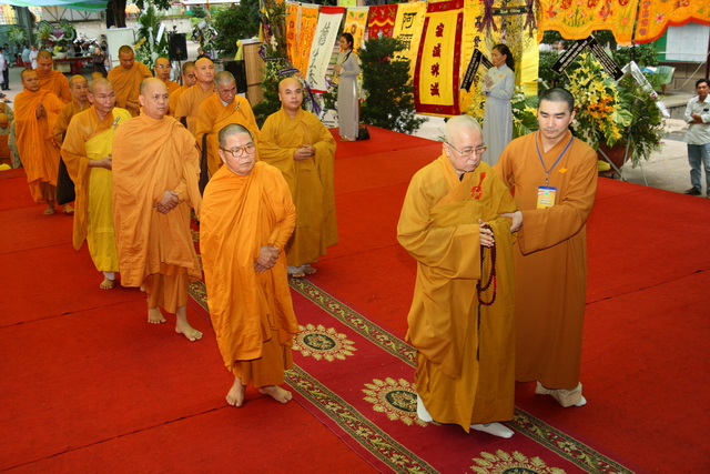 Chùm ảnh: Các đoàn viếng tang lễ HT. Thích Minh Châu - Chiều 06/09/2012