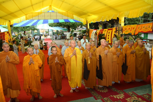 Chùm ảnh: Các đoàn viếng tang lễ HT. Thích Minh Châu - Chiều 06/09/2012