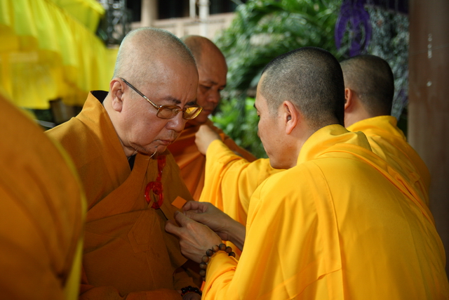 Chùm ảnh: Các đoàn viếng tang lễ HT. Thích Minh Châu - Chiều 06/09/2012