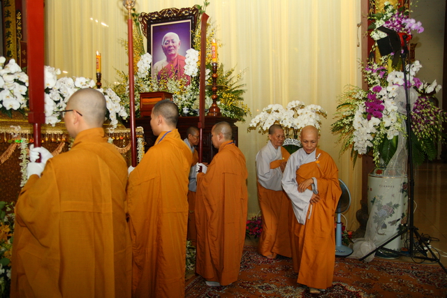 Chùm ảnh: Các đoàn viếng tang lễ HT. Thích Minh Châu - Chiều 06/09/2012