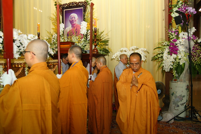 Chùm ảnh: Các đoàn viếng tang lễ HT. Thích Minh Châu - Chiều 06/09/2012