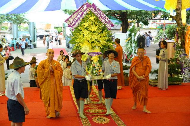 Chùm ảnh: Các đoàn viếng tang lễ HT. Thích Minh Châu - Chiều 06/09/2012