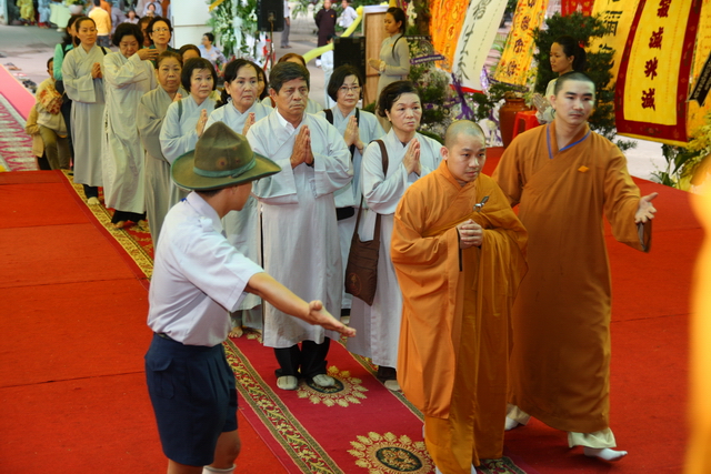 Chùm ảnh: Các đoàn viếng tang lễ HT. Thích Minh Châu - Chiều 06/09/2012