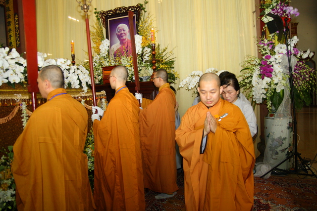 Chùm ảnh: Các đoàn viếng tang lễ HT. Thích Minh Châu - Chiều 06/09/2012