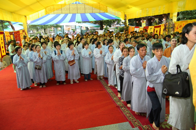 Chùm ảnh: Các đoàn viếng tang lễ HT. Thích Minh Châu - Chiều 06/09/2012