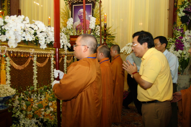 Chùm ảnh: Các đoàn viếng tang lễ HT. Thích Minh Châu - Chiều 06/09/2012