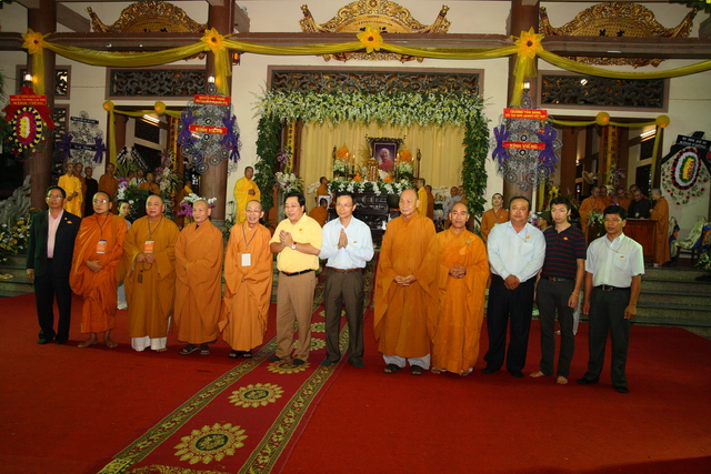 Chùm ảnh: Các đoàn viếng tang lễ HT. Thích Minh Châu - Chiều 06/09/2012