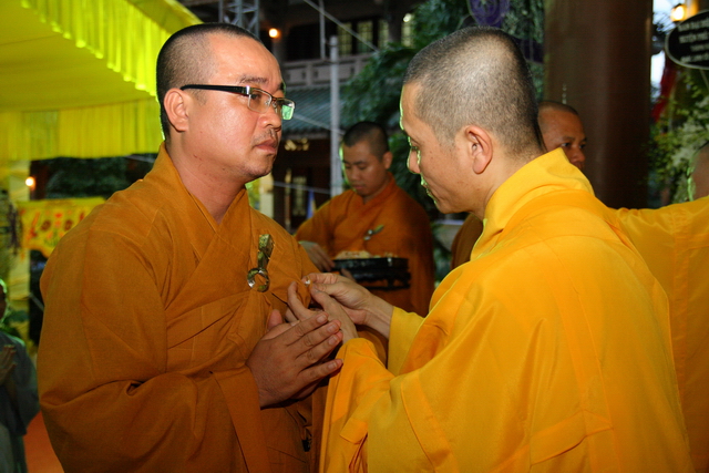 Chùm ảnh: Các đoàn viếng tang lễ HT. Thích Minh Châu - Chiều 06/09/2012