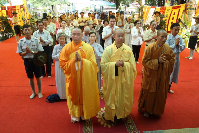 Chùm ảnh: Các đoàn viếng tang lễ HT. Thích Minh Châu - Sáng 07/09/2012