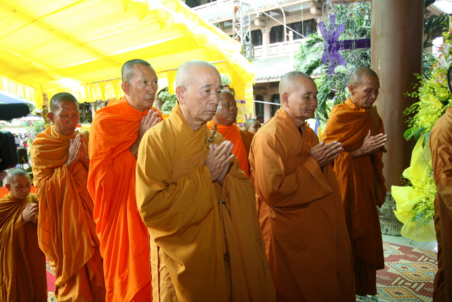 Chùm ảnh: Các đoàn viếng tang lễ HT. Thích Minh Châu - Chiều 07/09/2012 - Phần 1