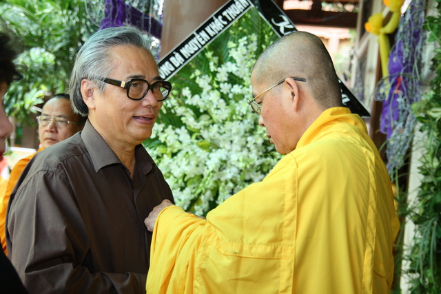 Chùm ảnh: Các đoàn viếng tang lễ HT. Thích Minh Châu - Chiều 07/09/2012 - Phần 1