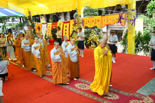 Chùm ảnh: Các đoàn viếng tang lễ HT. Thích Minh Châu - Chiều 07/09/2012 - Phần 1