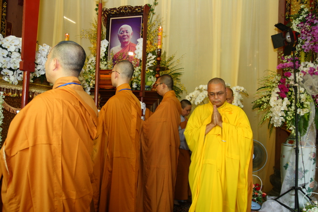 Chùm ảnh: Các đoàn viếng tang lễ HT. Thích Minh Châu - Chiều 07/09/2012 - Phần 1