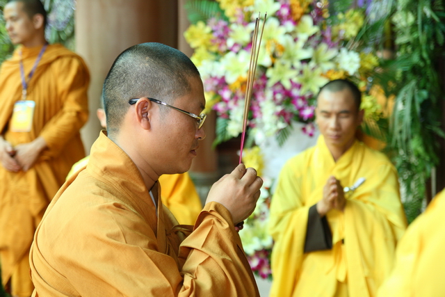 Chùm ảnh: Các đoàn viếng tang lễ HT. Thích Minh Châu - Chiều 07/09/2012 - Phần 1