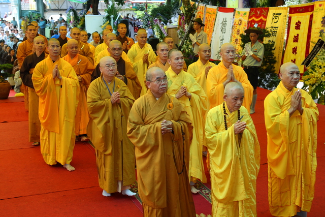 Chùm ảnh: Các đoàn viếng tang lễ HT. Thích Minh Châu - Chiều 07/09/2012 - Phần 1