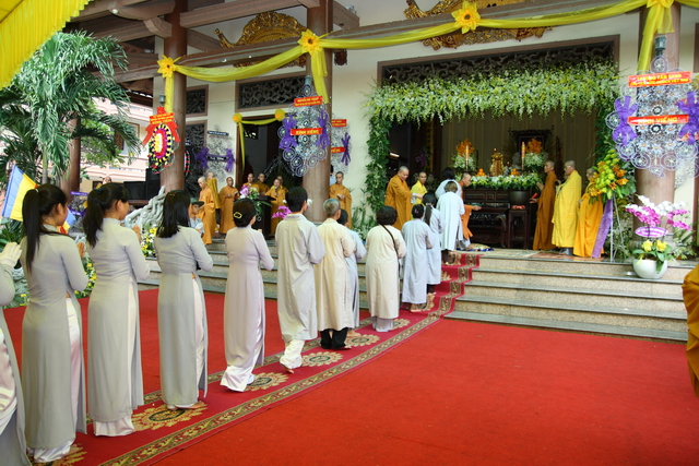 Chùm ảnh: Các đoàn viếng tang lễ HT. Thích Minh Châu - Chiều 07/09/2012 - Phần 1