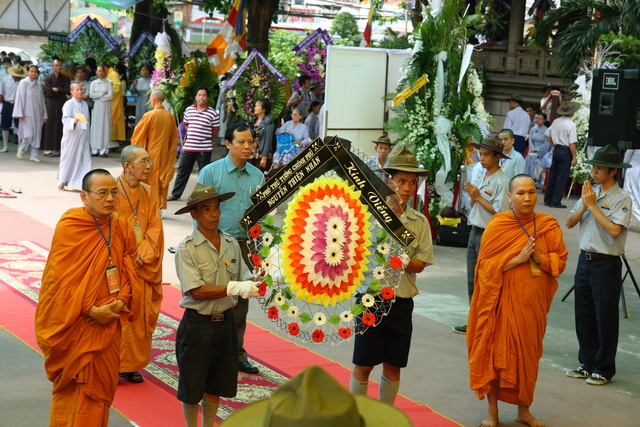 Chùm ảnh: Các đoàn viếng tang lễ HT. Thích Minh Châu - Chiều 07/09/2012 - Phần 1