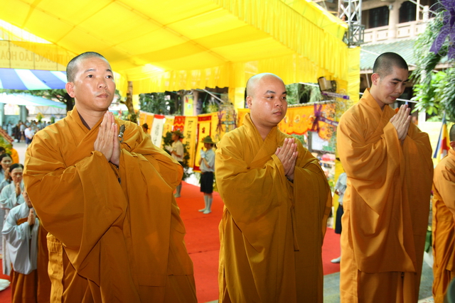 Chùm ảnh: Các đoàn viếng tang lễ HT. Thích Minh Châu - Chiều 07/09/2012 - Phần 2