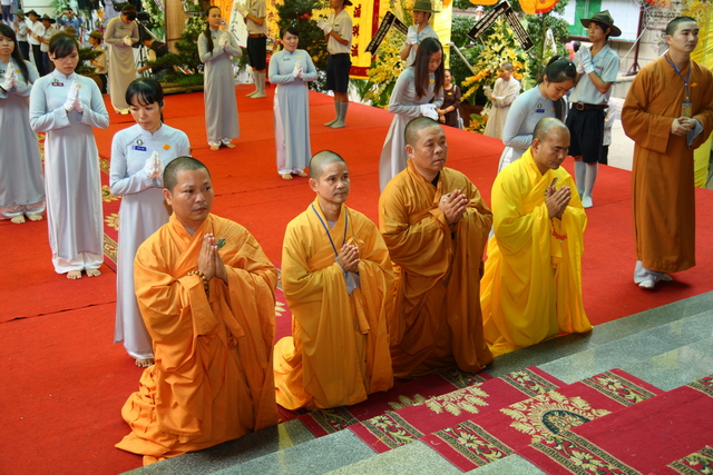 Chùm ảnh: Các đoàn viếng tang lễ HT. Thích Minh Châu - Chiều 07/09/2012 - Phần 2