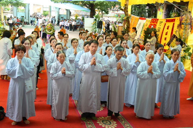 Chùm ảnh: Các đoàn viếng tang lễ HT. Thích Minh Châu - Chiều 07/09/2012 - Phần 2